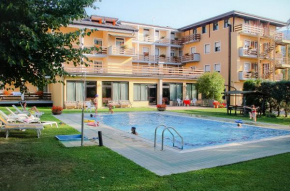Отель Hotel Dolomiti  Левико